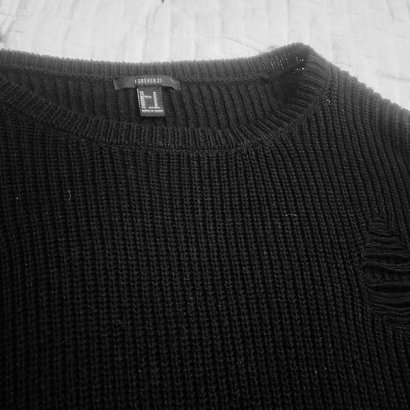 Sweater - Picture 3 of 5